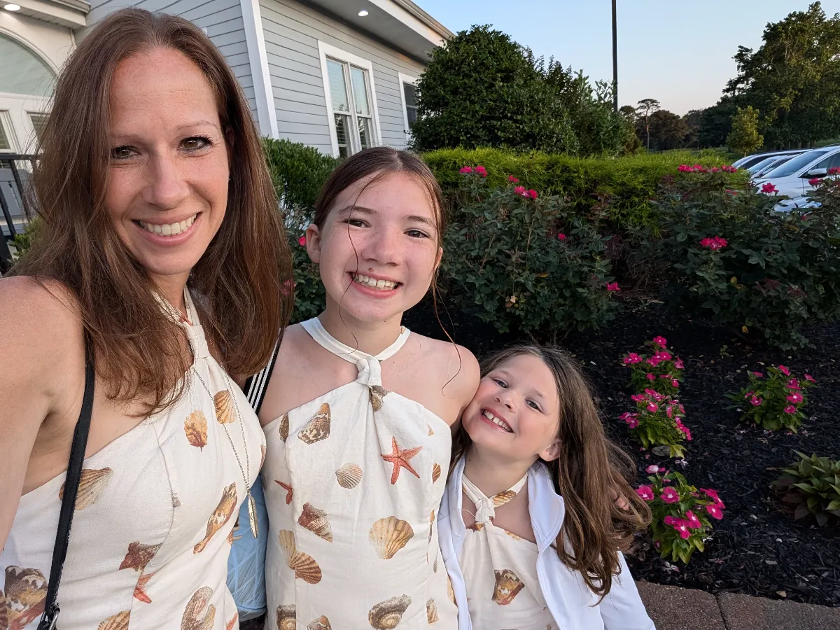 Kate D'Imperio, Natalie and Olivia on vacation